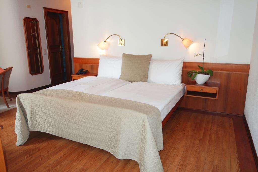 Boutique-Hotel Sonne Бремгартен Стая снимка