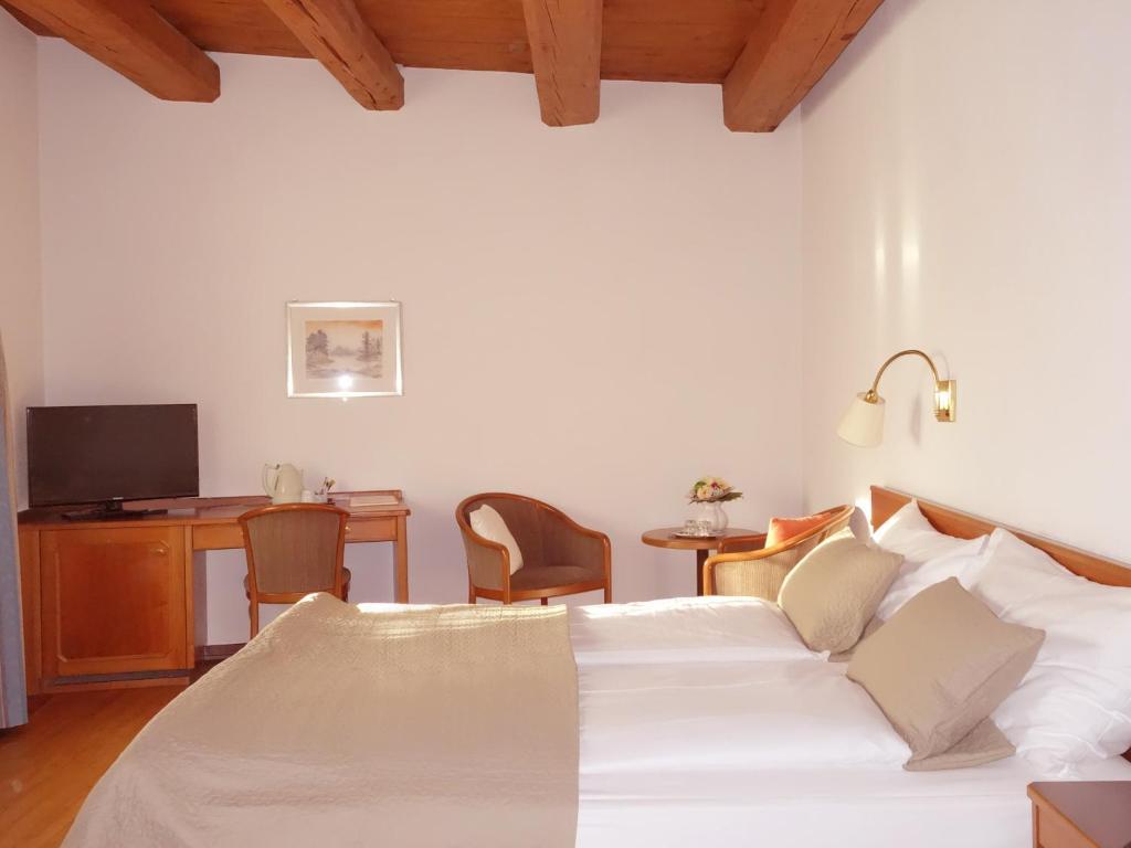 Boutique-Hotel Sonne Бремгартен Екстериор снимка